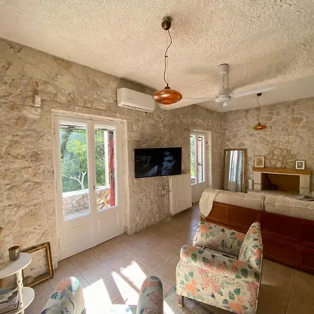 πέτρινο σπίτι με κήπο και θέα στον ελαιώνα, Ii Appartement *