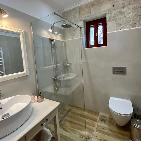 Apartment πέτρινο σπίτι με κήπο και θέα στον ελαιώνα, Ii Katouna